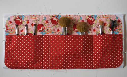 arrange brushes in pocket