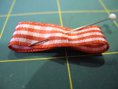 make a ribbon bow