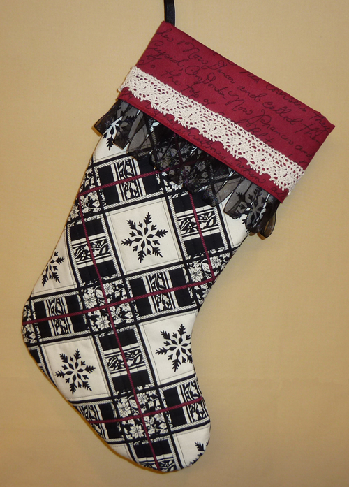 quilted holiday stocking - lisa klingbeil - 500px - finished stocking_edited-1
