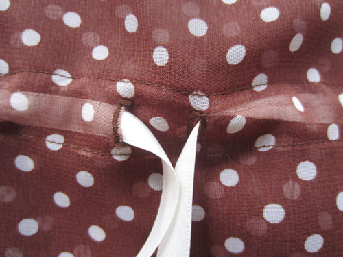thread ribbon into casing