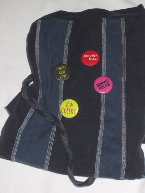 sew buttons - jo's serger bag - 500px wide