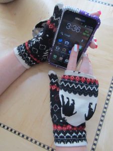 convertible mittens - in post - 475px wide