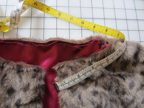 measure neckline