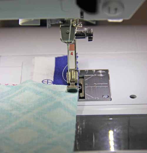 Zipped Up Selvage Pouch Free Tutorial
