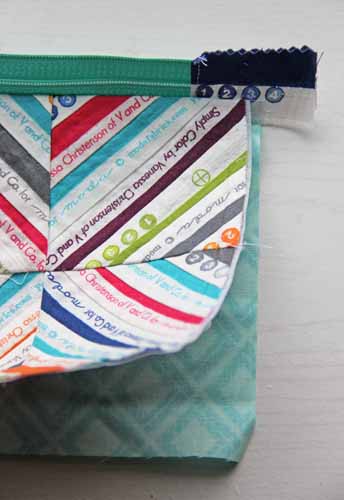 Zipped Up Selvage Pouch Free Tutorial