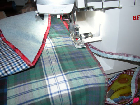 serger quilt - serging 450px