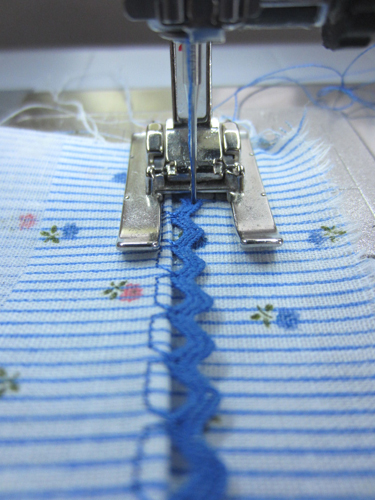 Floating Rickrack Sewing Technique