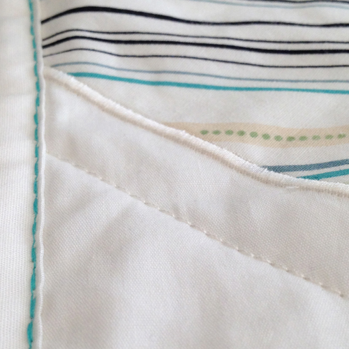 Arrows & Hexies Bed Runner - binding