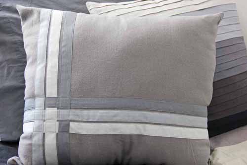 How to Make a Bias Tape Throw Pillow