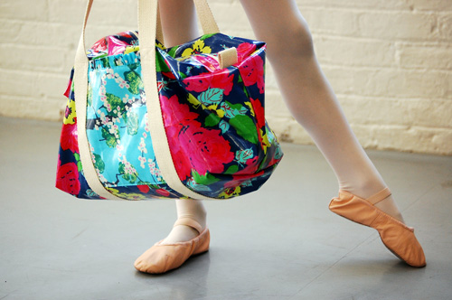 Ruffle Duffle Bag - DIY