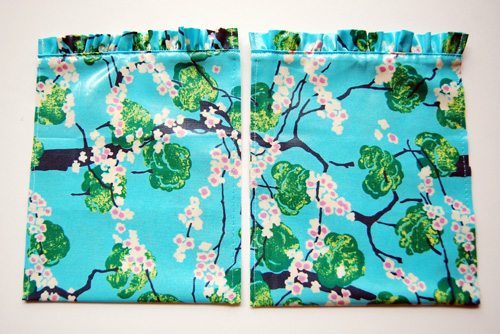 How to Make a Ruffle Duffle Bag