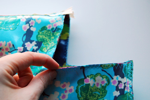 How to Make a Ruffle Duffle Bag