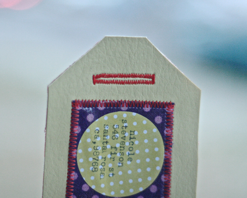 Luggage Tag by Nicole - free tutorial