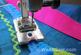 Bulky Overlock Foot 12