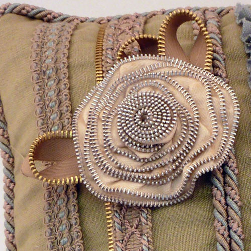 Jo's Zipper Tape Rose