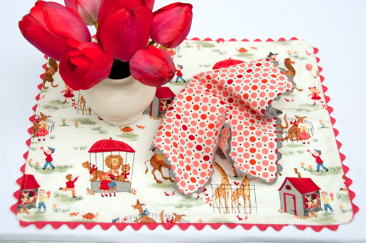 rick-rack napkins and placemats