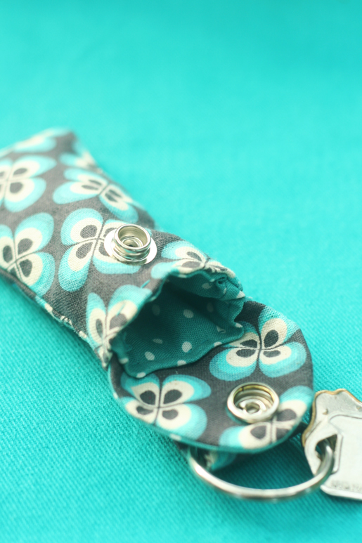 DIY Keychain Headphone Pouch