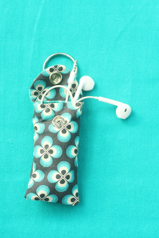 DIY Keychain Headphone Pouch