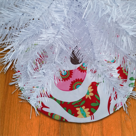 DIY Mini Holiday Tree Skirt