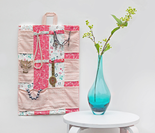 DIY Roll-Up Travel Jewelry Case - Free Tutorial