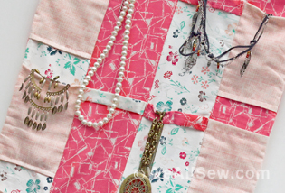 DIY Roll-Up Travel Jewelry Case - Free Tutorial