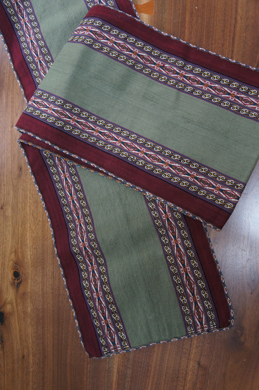 Alpaca Tablerunner