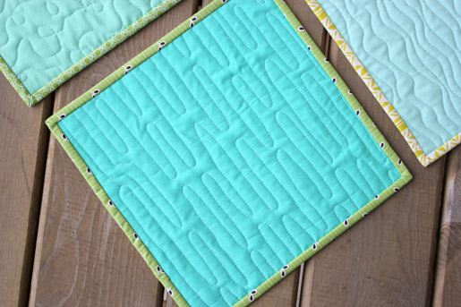 Free Motion Quilting Ripple Technique on Fabric