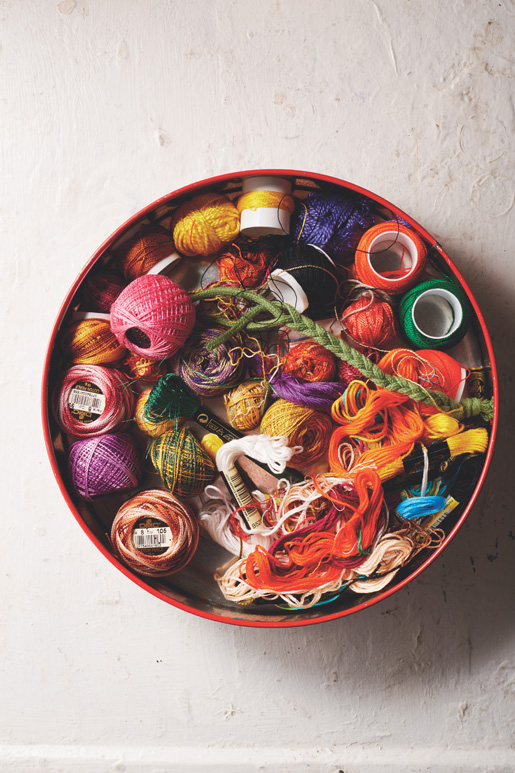 Tin with Fabric Spools