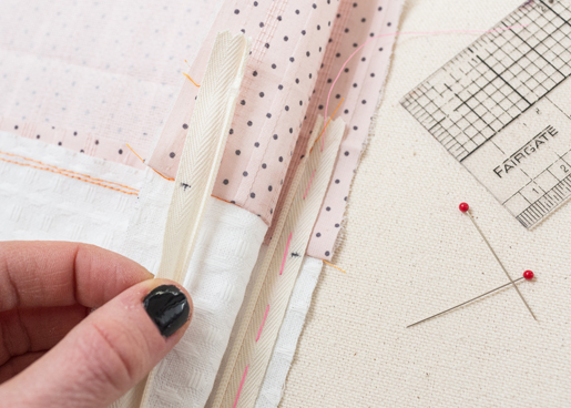 zipper_tutorial: Pin the zipper tape