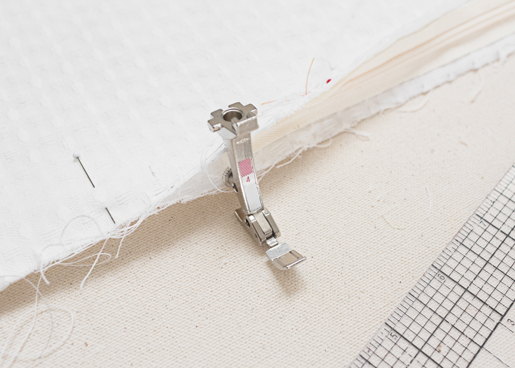 BERNINA zipper foot #4
