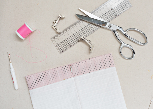 How to insert an invisible zipper into a waistband