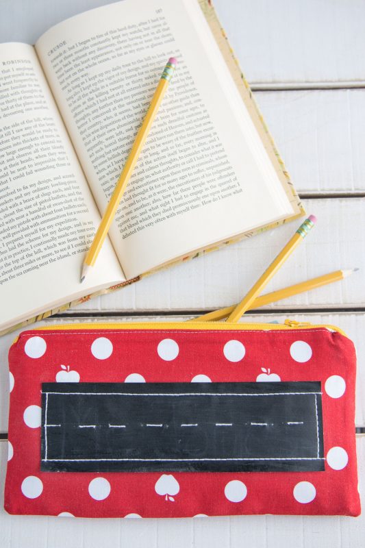 Sewing Tutorial for a zippered pouch with a chalk board on the front... so cute for back to school or for a teacher appreciation gift