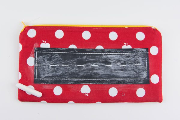 Sewing Tutorial for a zippered pouch with a chalk board on the front... so cute for back to school or for a teacher appreciation gift