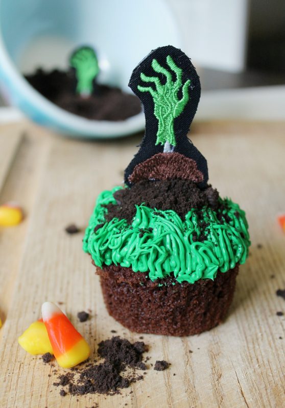 Zombiehand_Cupcake