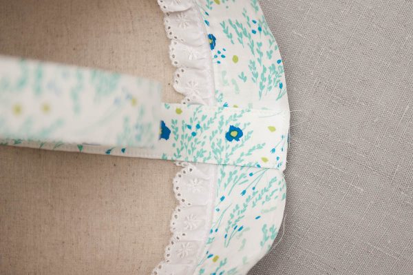 Easter Fabric Basket Tutorial - secure handle
