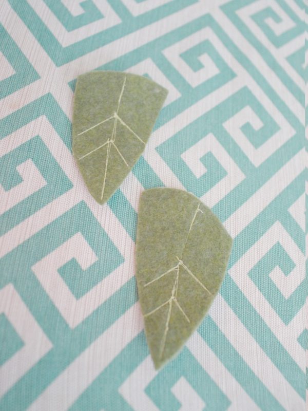 Recycled thread flower pin Step Six: Sew leaf veins