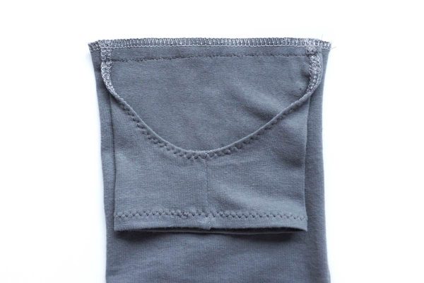 Free Sewing Pattern DIY Yoga-Style Stirrup Leggings by Sew DIY for BERNINA