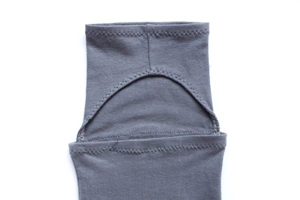 Free Sewing Pattern DIY Yoga-Style Stirrup Leggings by Sew DIY for BERNINA