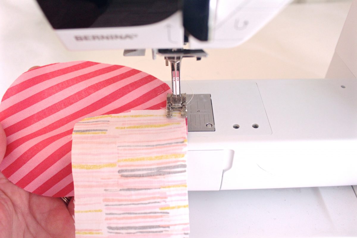 15-minute easy-sew pin cushion Step three: sew the side and top together