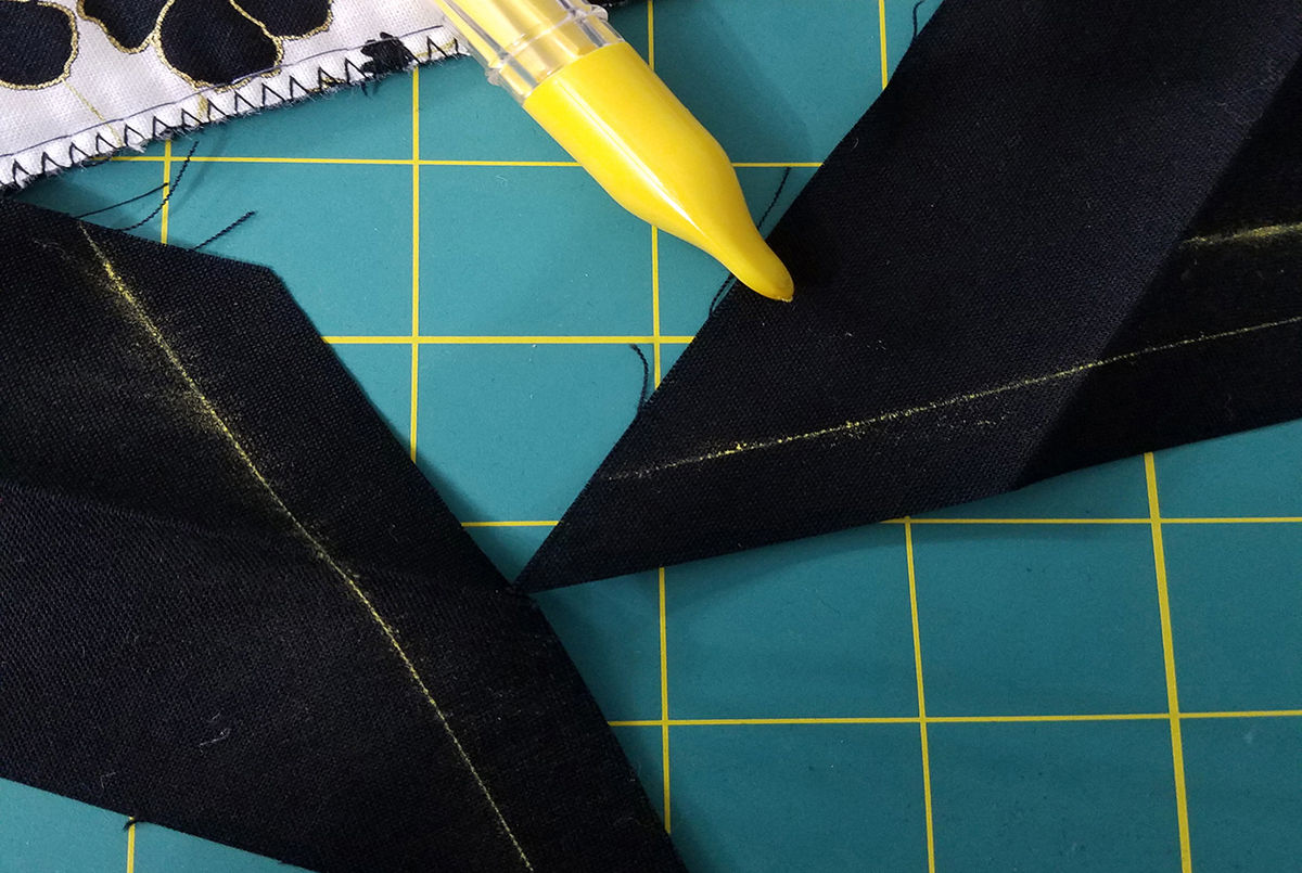 Magic circle table runner