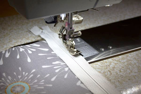 Zipper tips