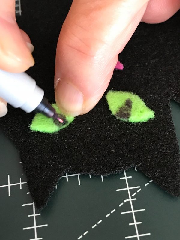 Halloween Treat Bag Tutorial-drawing the irises