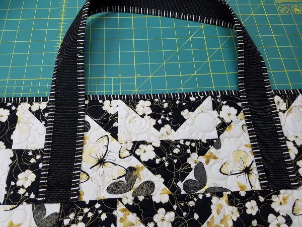 Odd Fellows Chain Tote - handle on quilted side