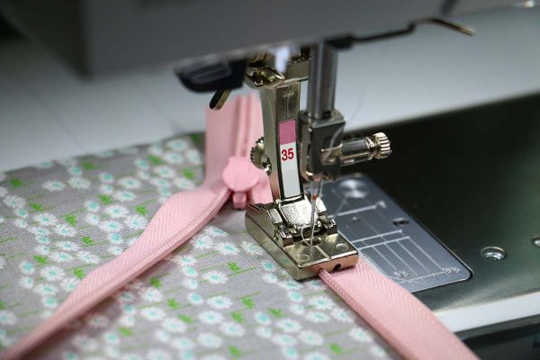 Step 9, Attaching the invisible zipper