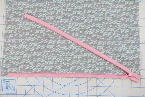 Step 9, Attaching the invisible zipper