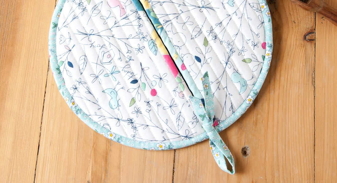 Circle Potholder Tutorial from WeAllSew