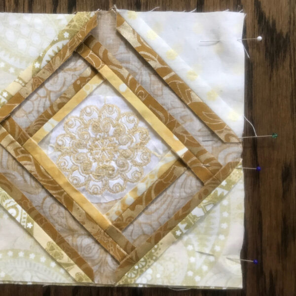 BERNINA_125th_Anniversary_Quilt-along_Month_5_Slide_the_top_block_over