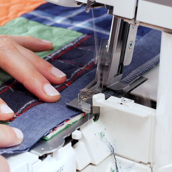 speedy_binding_with_an_overlocker_end_corner