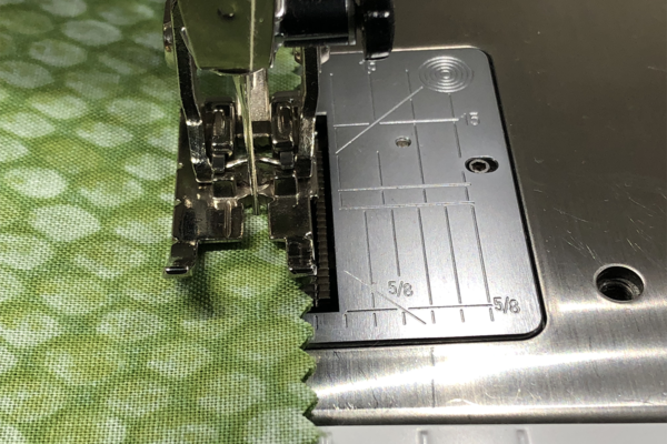 Free-motion fills table runner tutorial at WeAllSew