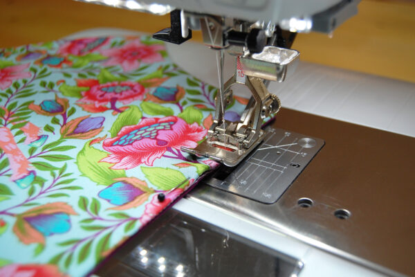 Scissors case tutorial from WeAllSew